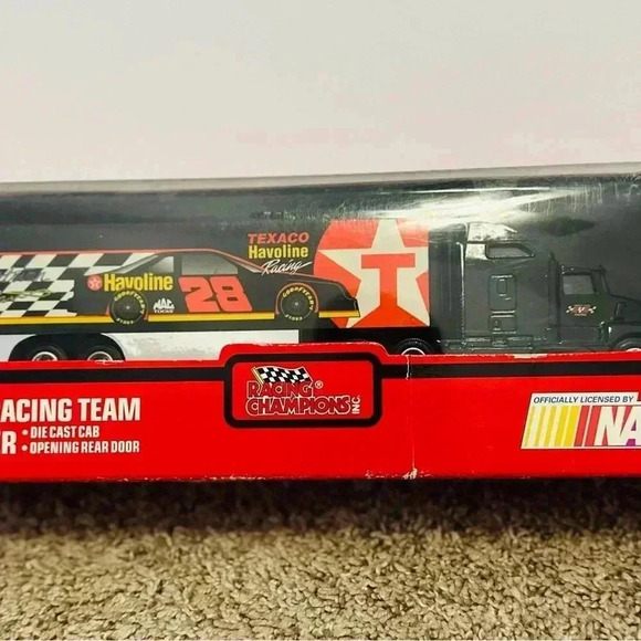 Racing Champions 1995 edition #28 1:64 scale racing team transporter. - Picture 1 of 5